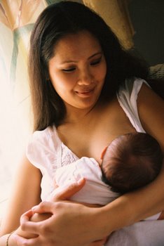 Women+breastfeeding+baby