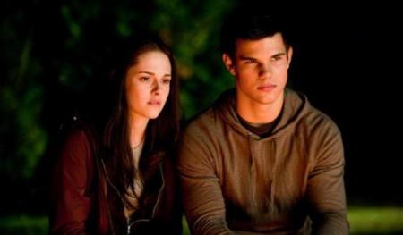 Kristen Stewart and Taylor Lautner in Eclipse