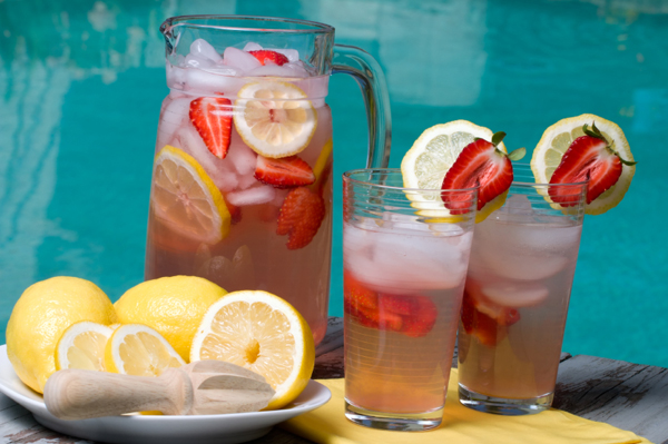 Ice water with lemons and strawberries