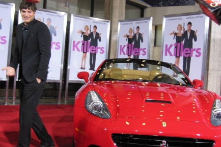 Ashton Kutcher on the red carpet of Killers