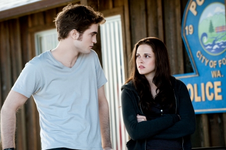 Robert Pattinson and Kristen Stewart in Eclipse