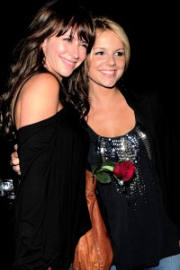 Jennifer Love Hewitt and Ali Fedotowsky