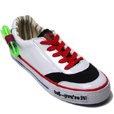 Graffitti write on shoes