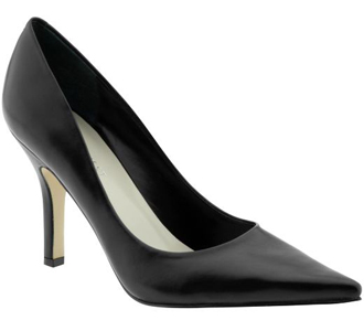 Black pumps