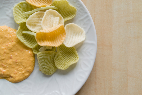 Hummus and soy crisps