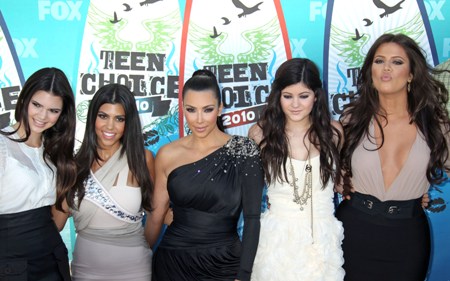  Kardashian Clothes Line on Kardashian Sisters To Launch Clothing Line