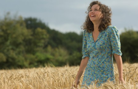 Maggie Gyllenhaal stars in Nanny McPhee Returns