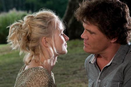 Naomi Watts and Josh Brolin