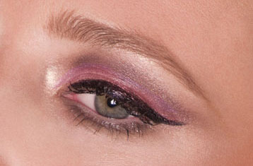 burlesque cat eye makeup