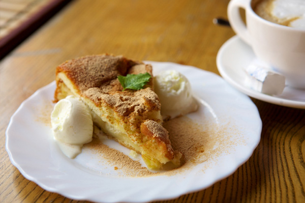 Coffee and apple pie