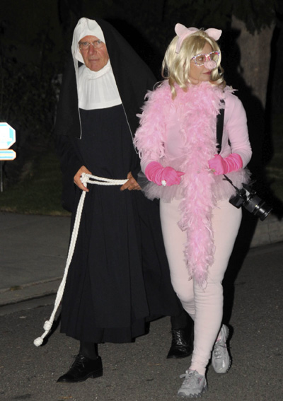  Celebrity Halloween Costumes on The Best Halloween Hollywood Celebrity Costumes   Page 2
