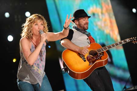 Sugarland settles lawsuit with former member Kristen Hall