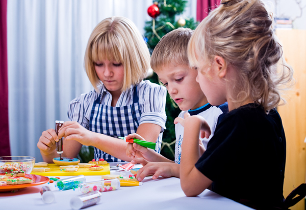 kids baking for christmas
