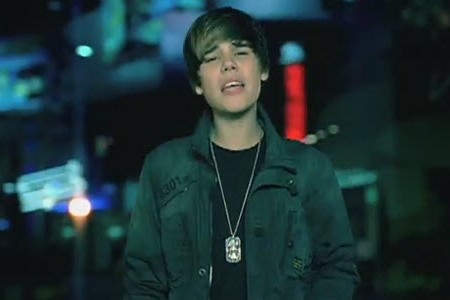 Justin Bieber Youtube on Baby Justin Bieber Youtube  Justin Bieber Performs Baby On