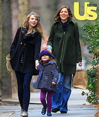 Taylor Swift and Maggie Gyllenhaal