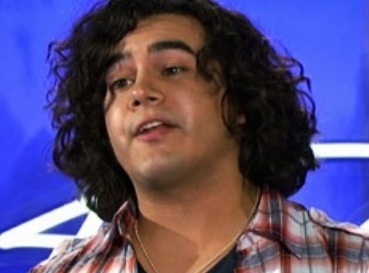 American Idol Chris Medina sings for injured fiancee Juliana Ramos