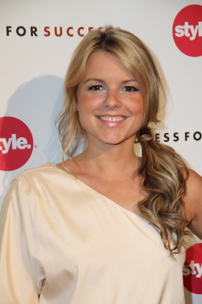 TOP 20 Hollywood's Celebrities Fashionable Ponytails Hairstyle 17 - ali fedotowsky
