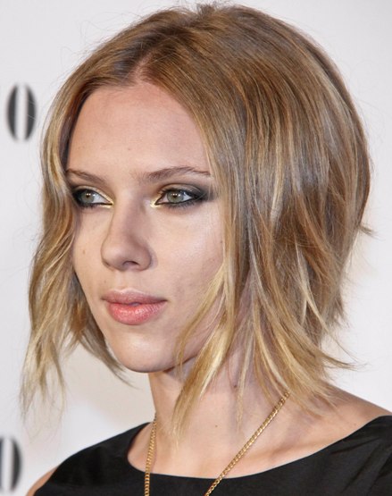 scarlett johansson hair.  short hairstyle at the David Beckham And James Bond Adidas Original 