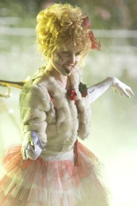 Dianna Agron does Thriller