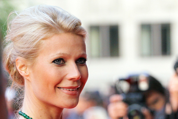 Gwyneth Paltrow has an oblong face shape