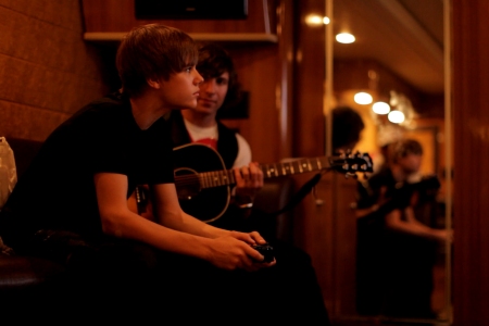 justin bieber never say never movie scenes. Justin Bieber relaxes on his