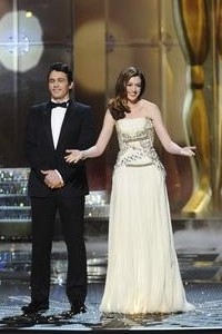 Oscars night begins