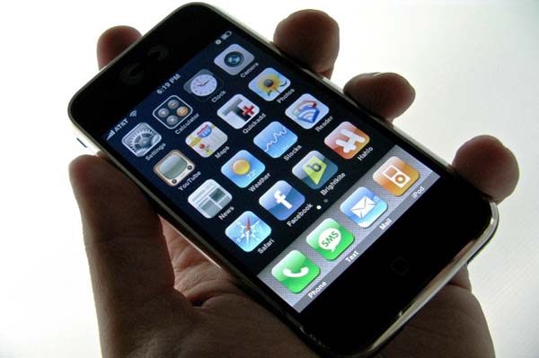 Verizon iPhone sells out online