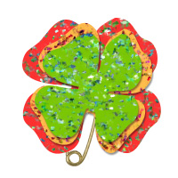 4 leaf clover pin craft for St. Patrick's Day