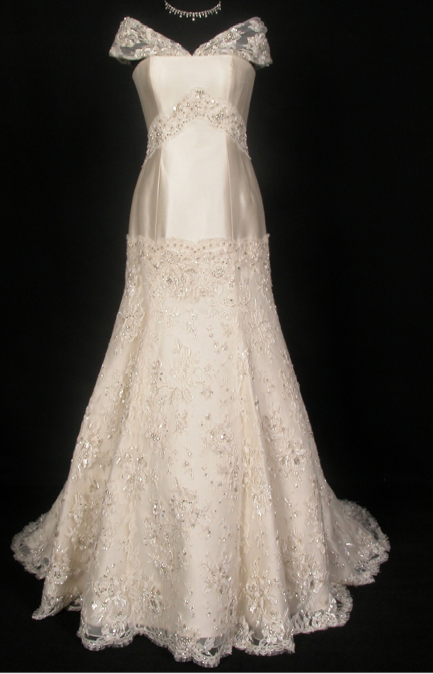 queen elizabeth 2nd wedding dress. Queen Elizabeth II#39;s royal