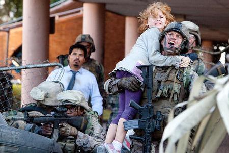 Aaron Eckhart tries a rescue in Battle: Los Angeles