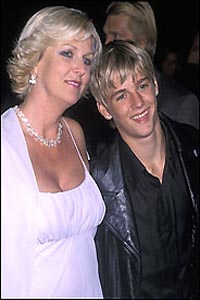 Aaron Carter fired mom Jane Carter