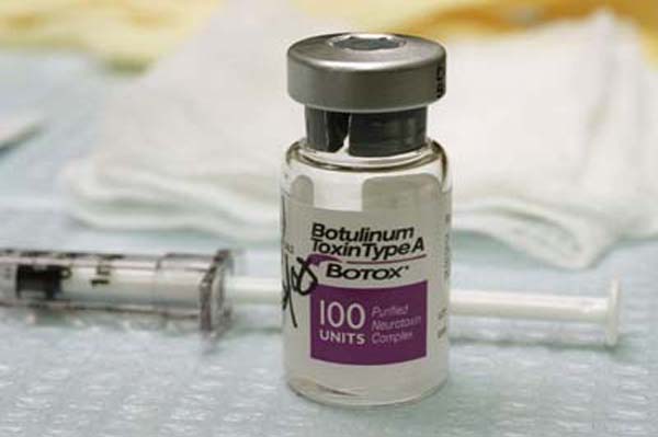 Mother gives 8-year-old daughter Botox and waxes