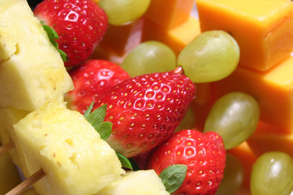 Fruit and cheese kabbob