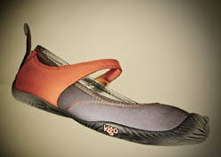 Minimalist Style: Kigo Cury Footwear