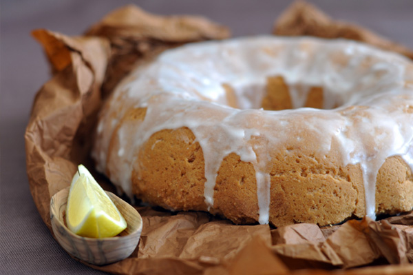 Lemon glazed cake