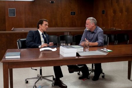 Matthew McConaughey confers with The Lincoln Lawyer author Michael Connelly