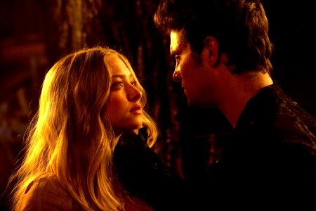 Amanda Seyfried shines in Red Riding Hood