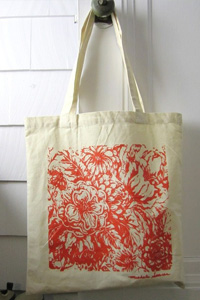Use totes are an eco-friendly option for shopping
