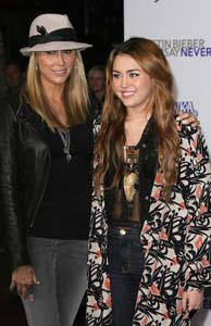 Tish Cyrus Miley Cyrus - WENN