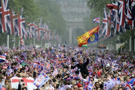 Royal wedding crowds