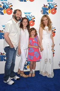 Leslie Mann, Judd Apatow and family