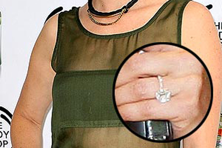 Amy Smart engagement ring