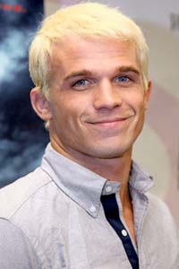 Cam Gigandet dyes hair platinum blond