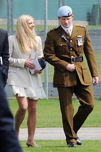 Chelsy Davy is going to the royal wedding with Prince Harry