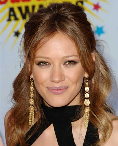 Hilary Duff halfuphalrdown prom hairstyle A spin on traditional styles