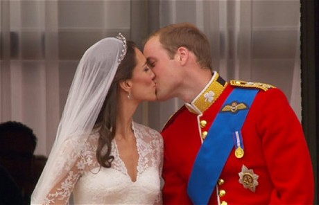 kate middleton and williams kissing. William and Kate Middleton