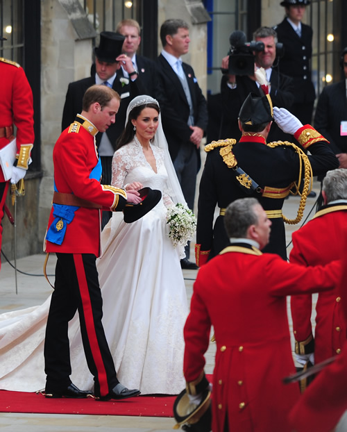 kate middleton vogue. Kate Middleton#39;s wedding dress