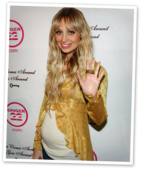 Nicole Richie's stylish pregnancy fashion