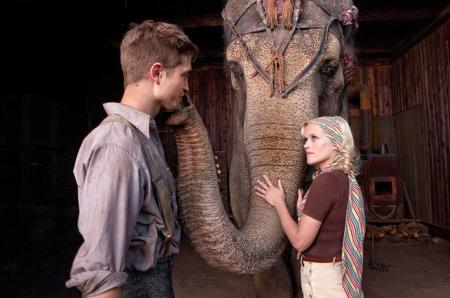 Robert Pattinson and Reese Witherspoon with Rosie in Water for Elephants