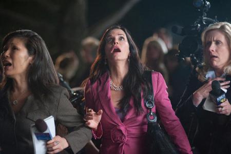 Courteney Cox screams